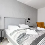 Sun Towers By Renters Apartament *